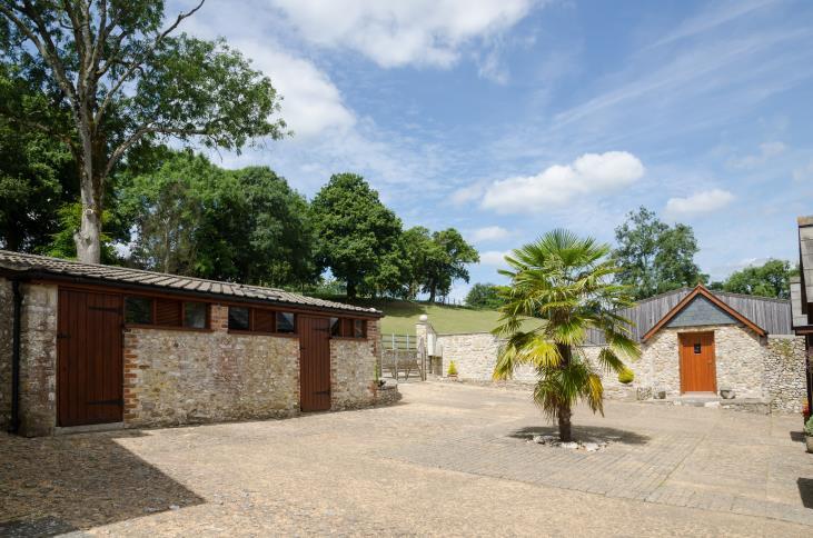 (The agricultural barn is currently used as garaging and workshop but has potential to be converted into an indoor swimming pool complex, games barn or as a function room to be used for weddings,
