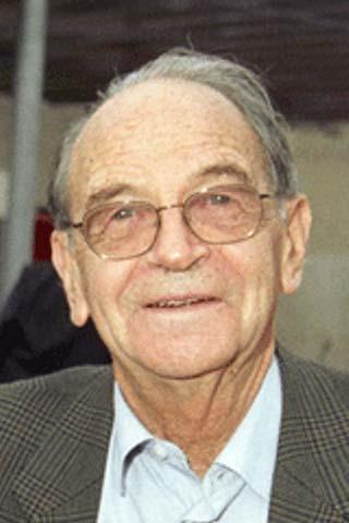 IUVSTANEWSBULLETIN Obituary Serge Choumoff (1921-2012) MG.BarthésLabrousse,mariegenevieve.barthes@upsud.fr SergeChoumoffpassedawayon3rdJune2012attheageof91.