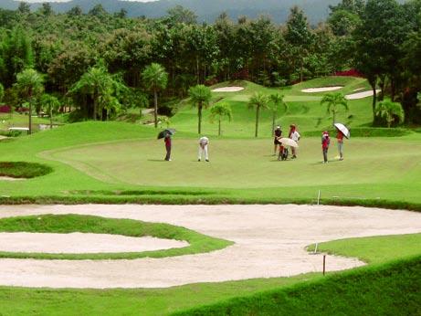 Attractions in Chiang Mai Paradise for active leisure and culture Golf If golf is your passion, Chiang Mai offers a selection of world class courses in magnificent settings to suit any level of