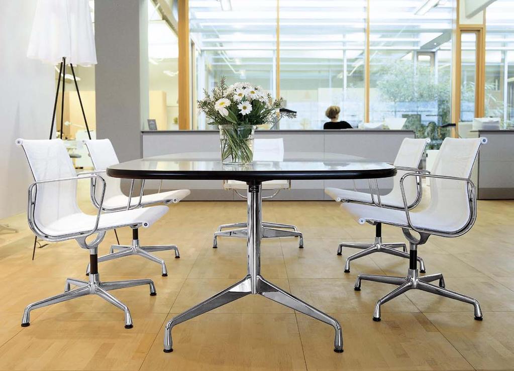 The Segmented Tables system offers a broad range of different sizes and applications from tables for oneon-one discussions to large tables or table configurations for conference rooms.