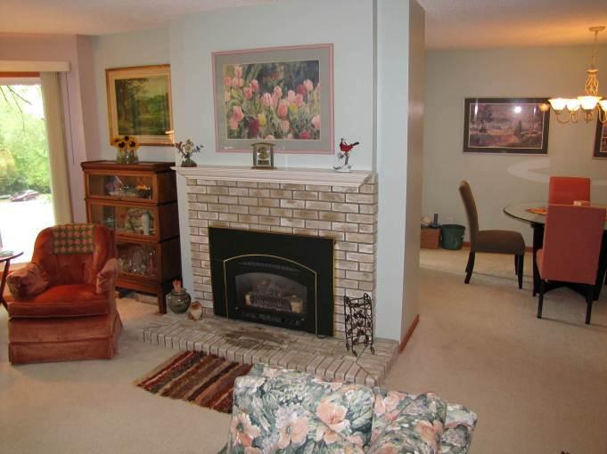 Property information Property type Town home Year built 1984 Bedrooms 2 Baths 2.5 (full, ¾, 1.2) Fireplaces Gas Finished Sq. Ft.