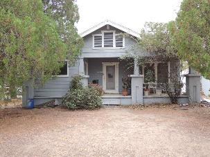 Primary Address: 17704 W KINGSBURY ST Architectural style: Vernacular; Craftsman Context: Development and