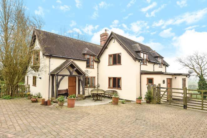 Wasen Hill is a rarely available smallholding located towards the outskirts of Stratford-upon-Avon centre, near Welford-on-Avon.