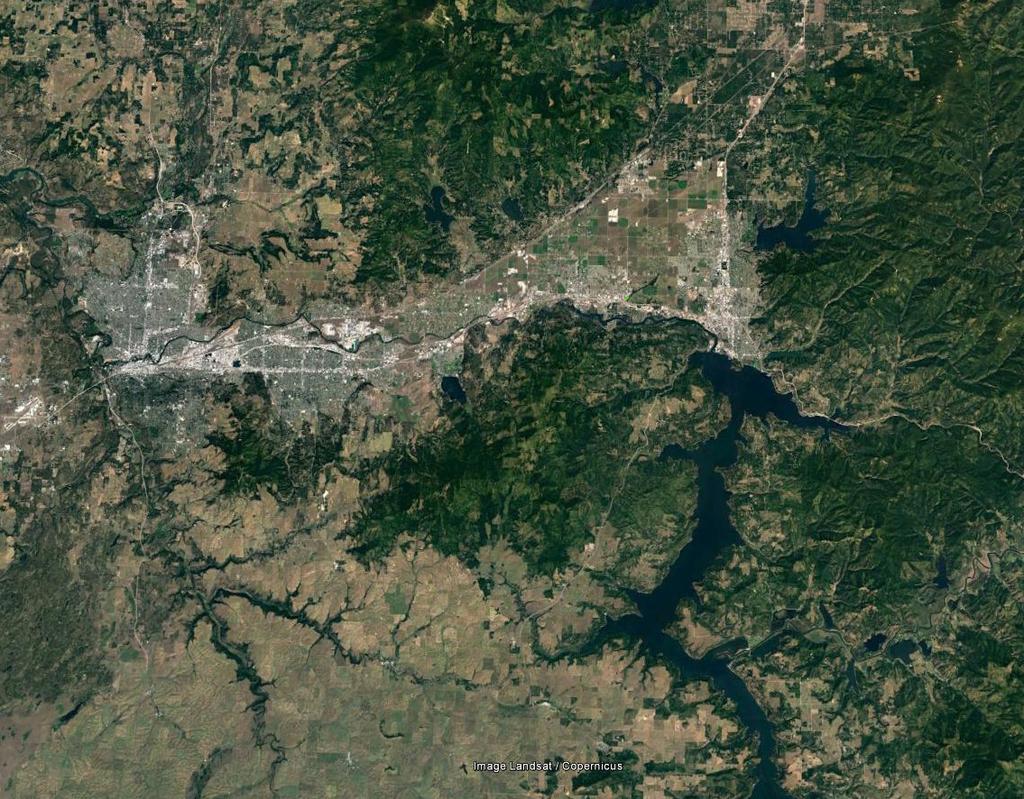 Post Falls, Idaho Location Summary PROPERTY OVERVIEW 12 PROPERTY OVERVIEW 12 Coeur d Alene National Forest Spokane, WA Population: 210,721 Spokane Valley, WA Population: 99,113 Post Falls, ID