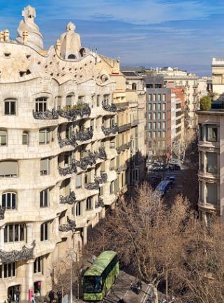 Located in the emblematic Eixample district, the hotel is only one block from the elegant Passeig de Gràcia, home to the best-known luxury boutiques, restaurants and impressive architecture including
