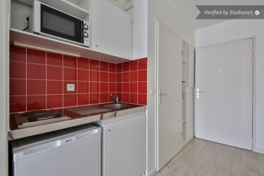 STUDENT Studea St Ouen 2 REF #587 Studio 16 to 34 m 2 Yes 649 to 851 0 to 350 The student residence Saint-Ouen 2 is located in the immediate vicinity of Paris