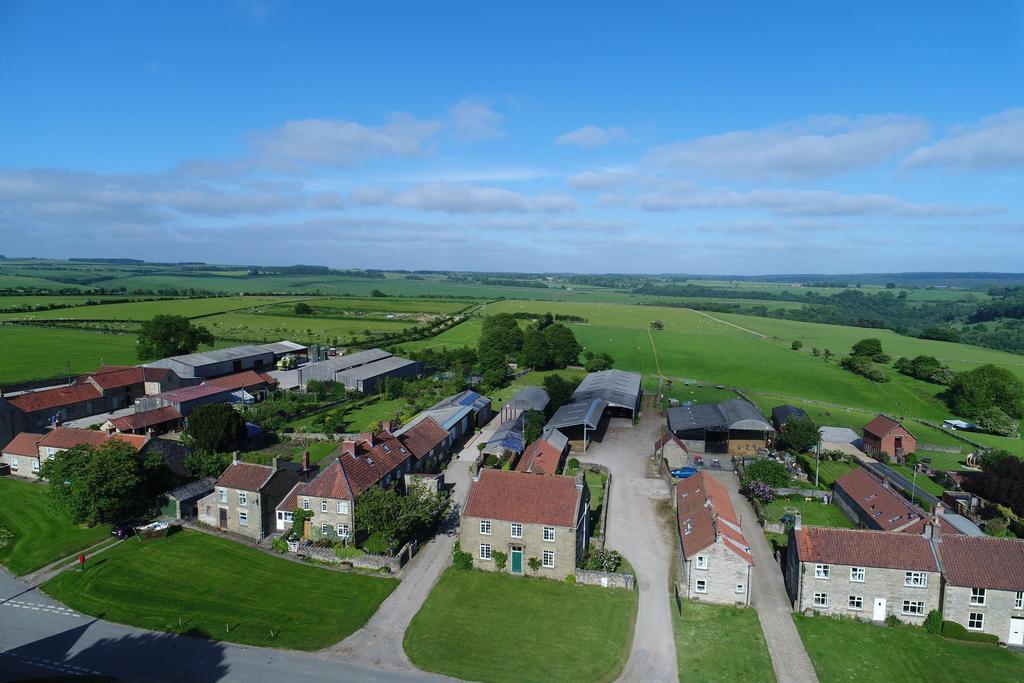 CHARTERED SURVEYORS AUCTIONEERS VALUERS LAND & ESTATE AGENTS FINE ART & FURNITURE E S T A B L I S H E D 1 8 6 0 LILAC FARM LEVISHAM PICKERING NORTH YORKSHIRE Pickering 7 miles, Whitby 18 miles,
