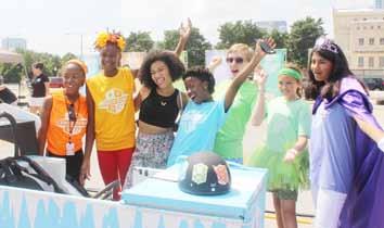 Page 6-LAWNDALE Bilingual News-Thursday, August 20, 2015 ComEd Hosts Second Annual Icebox Derby Race important that you follow what makes you happy in school and focus on that, said Stenberg.