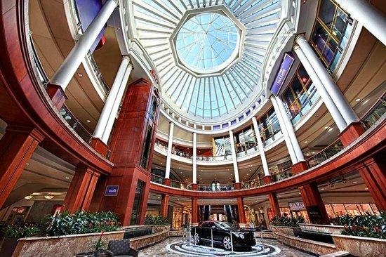 Located in the heart of Buckhead, Lenox Square offers an unparalleled shopping experience featuring local and luxury brands.