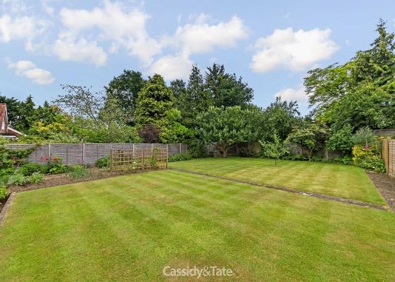 www.cassidyandtate.co.uk OPEN DAY 30TH JUNE - BY APPOINTMENT ONLY - A fine detached five bedroom residence, built by Messrs T.A. King in the mid 50's, situated in a no-through road within close proximity of the mainline railway station.