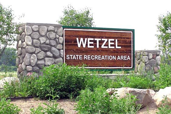 Top to bo om: Wetzel State Recrea on Area covers 900 acres in the township s southwest corner; Macomb Correc onal Facility has a capacity of 1416 inmates; the Methane Recovery & Power Genera on