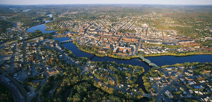 Lewiston, Maine Located just 40 minutes from Downtown Portland, Lewiston-Auburn is one of Maine s thriving economic hubs, centrally
