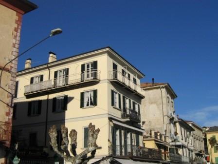 Lake Front Apartment in Period House, Tremezzo Wonderful 3 bedroom apartment directly on the lakefront in the heart of Tremezzo, Lake Como Located in a fabulous position directly on the lake front in