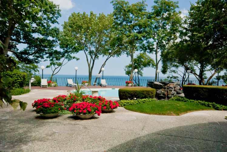 Spectacular Lakefront Contemporary LISTING AGENT CONTACT JOANNE HUDSON p 847.