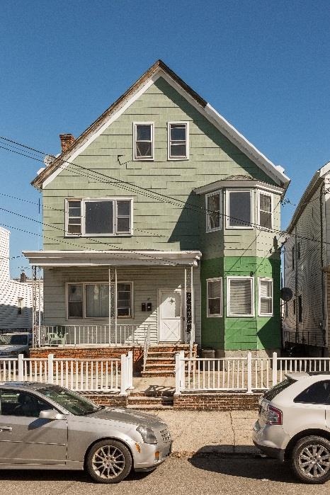 3% Convenience is the key for this two-family home in Bayonne.
