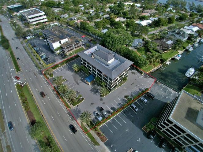 .86+/- AC (37,380 SF) LOCATION: East side of US Highway One, 1+/- mile north of Northlake Blvd, with views/frontage on a navigable canal leading to the Intracoastal Waterway.