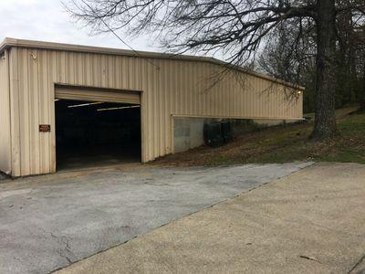 Loading Doors: 1 Loading Docks: 1 20 (per 1000 SF) Surface The concrete loading area provides ample parking for about 20 and there are a couple of spaces by the drive-in