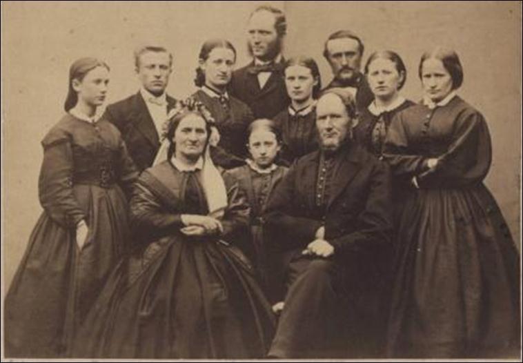 The Simon Dahl family around 1865.