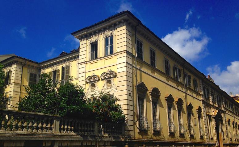 Fondazione Luigi Einaudi Founded in 1964 with the donation of Luigi Einaudi s collections by his family and the support of public authorities, credit institutions and private companies of Turin, the