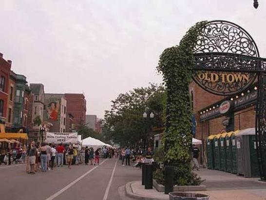 Most are drawn to the unique Old Town area by its vibrant dining on Wells Street, boutique shopping and thriving entertainment district, which includes the