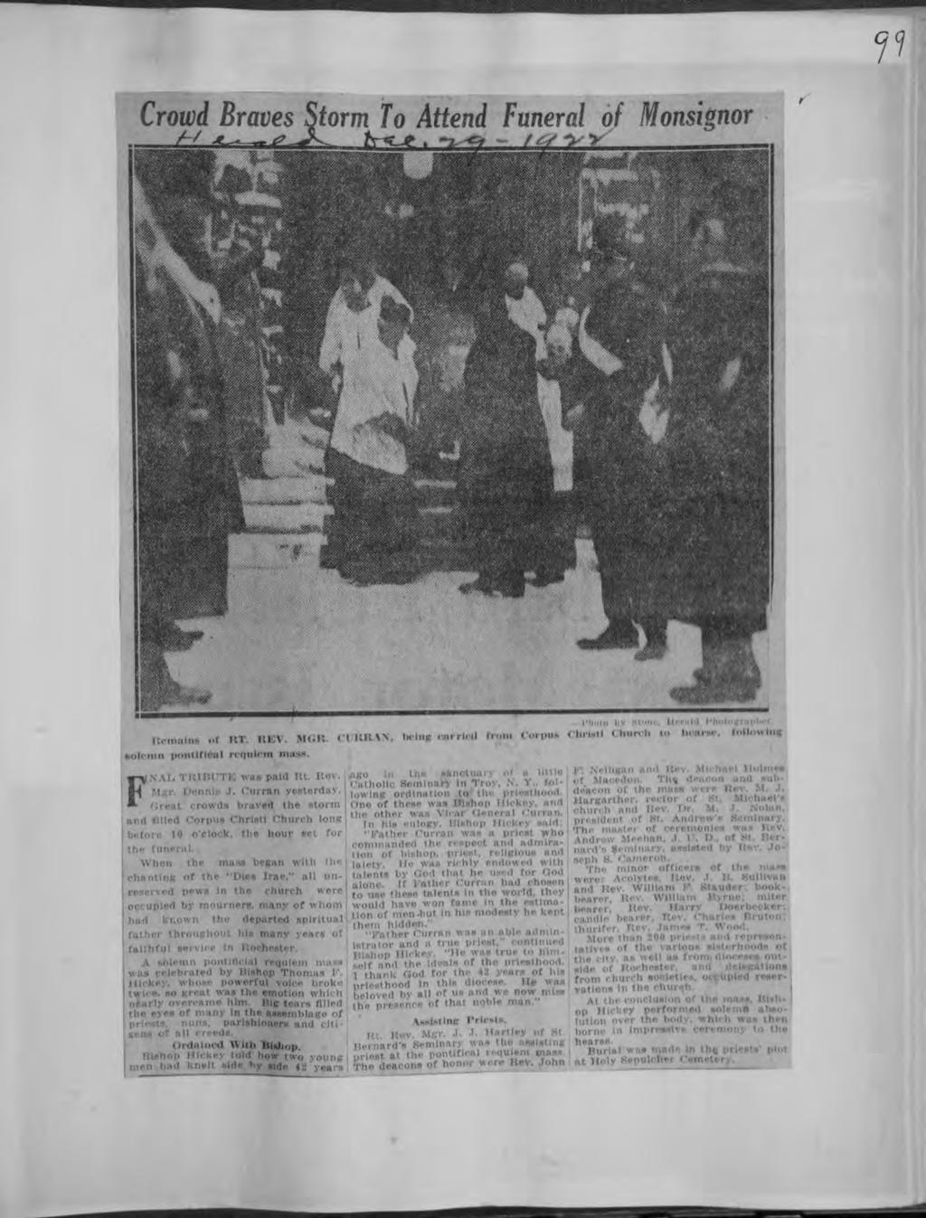 Central Lbrary of Rochester and Monroe County Hstorc Scrapbooks Collecton l Crowd Braves Storm to Attend Funeral of Monsgnor Remans <>r RT REV MGR < k: \\ beng carred o Corpus PllUlO < n -H < nn to h