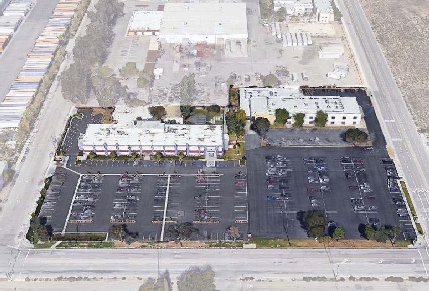 Property THE OFFERING This offering consists of 686 E Mill St totaling ±33,773 sf. It is currently ± 88% occupied by a tenant who will be vacating on or before July 31, 2018.