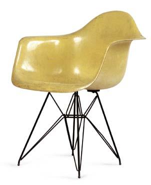 We have retained Charles & Ray Eames idea of combining a comfortable seat