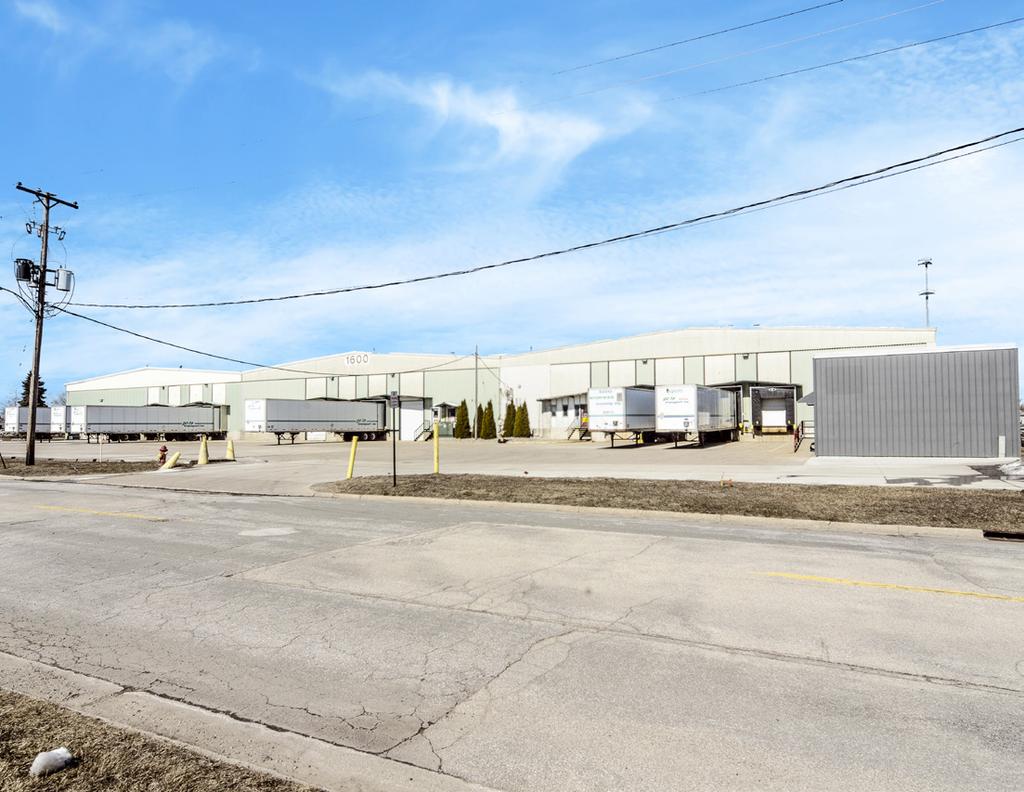 3 EXECUTIVE OVERVIEW Strategic Location - This warehouse plays a key role in Dow's business, located across the street from their 2000+ acre Michigan Manufacturing Campus Long-Term Tenant - Dow has