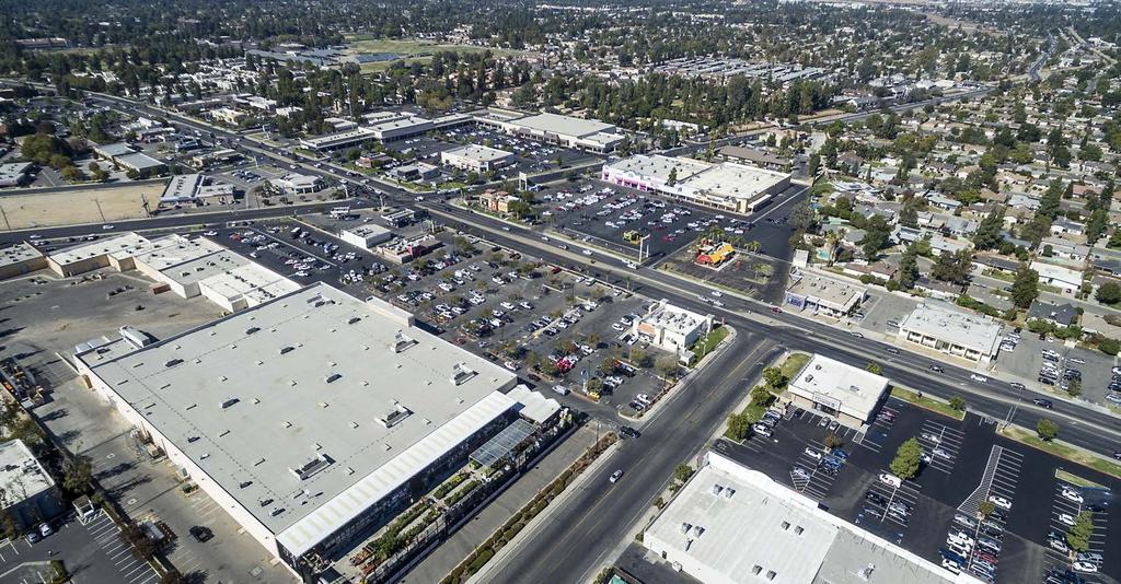 INVESTMENT Investment Highlights Freestanding corner pad and building situated along the Ming Avenue Retail Corridor. Single Tenant Pad located in the Home Depot Shopping Center.
