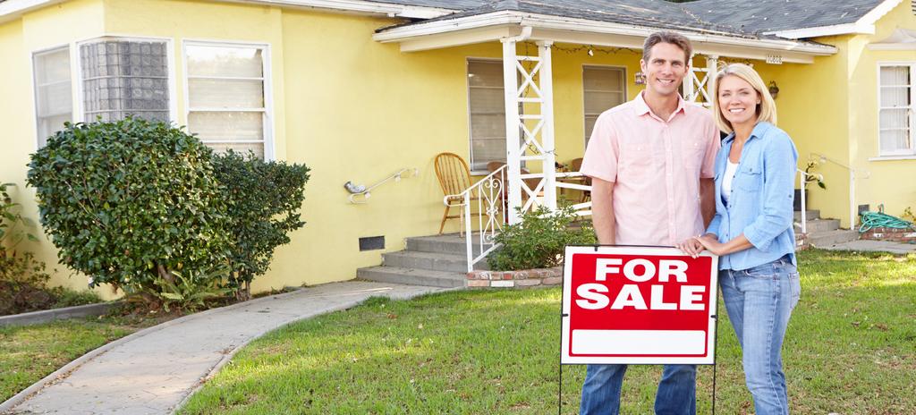 6 HOME SELLING MADE SIMPLE Should You Sell Your Home Solo? Are you thinking about selling your home yourself instead of hiring a real estate agent?