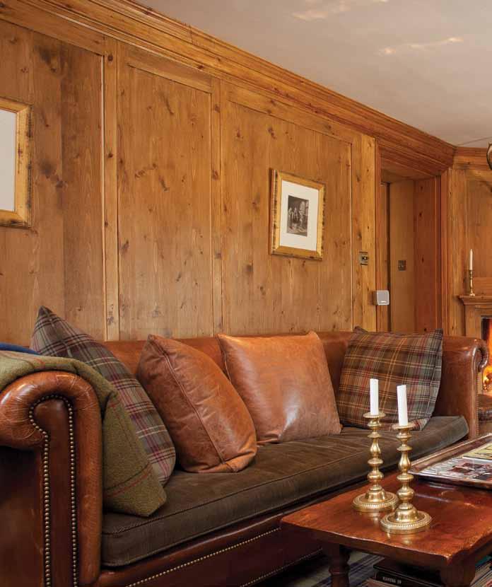 FEATURES All stone floors and the timber-floored annexe have under-floor