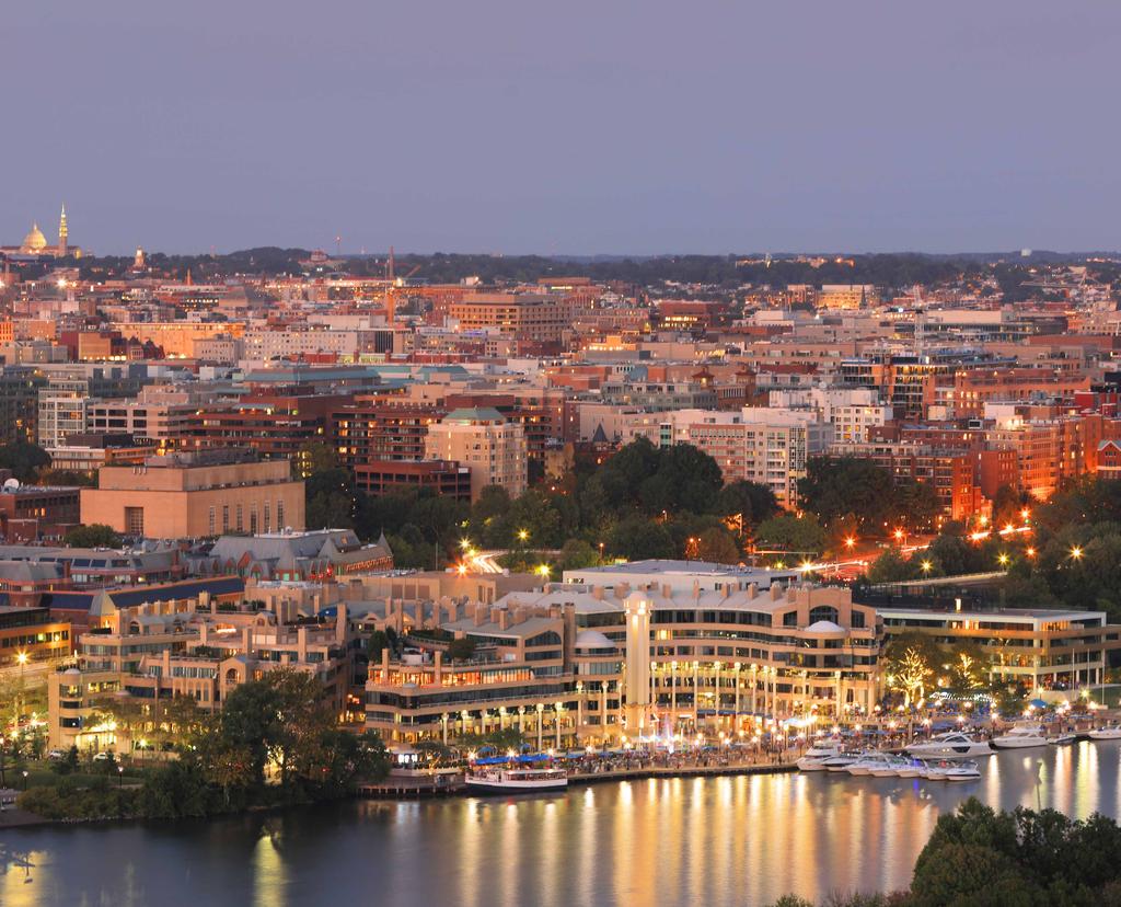 Irreplaceable Waterfront Location; Timeless Fixture of the Washington, DC Skyline y No other property in Washington, DC offers comparable panoramic views of the Potomac River, Rosslyn, the Kennedy