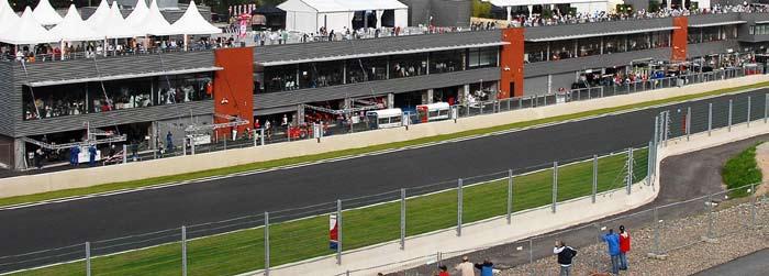 8. LODGES FORMULA 1 These lodges are located in the Pit Building, above the