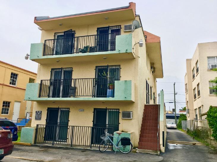 Property Description: Within three blocks of Marlins park lies this 6 units multifamily building.