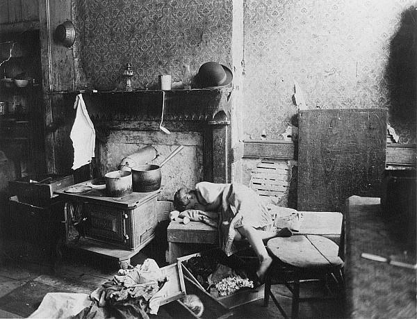 The death of a child in a tenement was registered as plainly due to