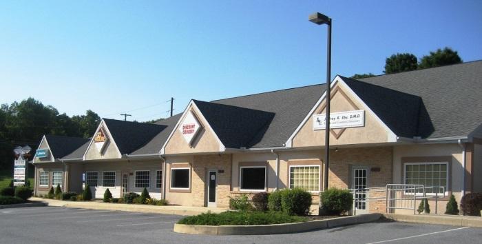 For Lease 717.293.4477 Retail/Office/Professional Ephrata, PA 17522 Available Square Feet: 1,200, 1,600 and 2,400 square feet Lease Rate: $10.