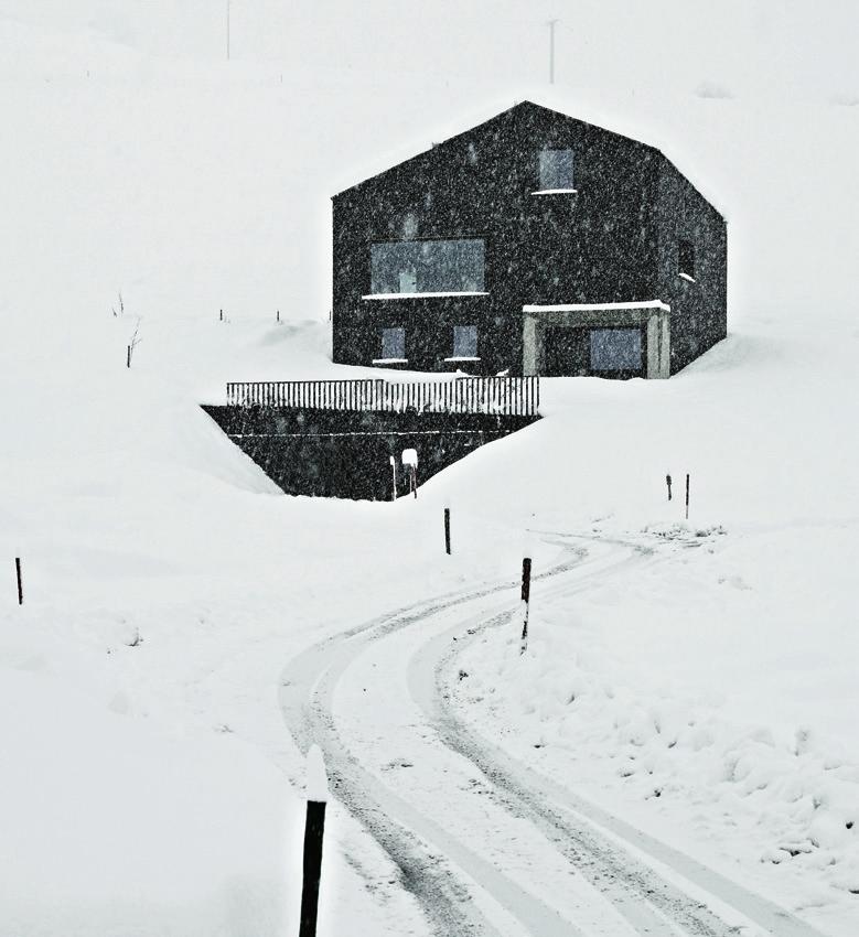 holzkristal Lumbrein, Switzerland Hurst Song Architekten When the snow falls in the mountains, Christina Hurst s home becomes a clear, black punctuation mark on a crisp, white sheet of paper.