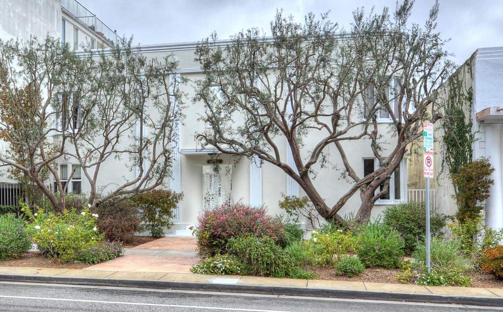 PROPERTY SUMMARY PROPERTY HIGHLIGHTS 11 UNITS IN SANTA MONICA Fantastic North of Wilshire location.