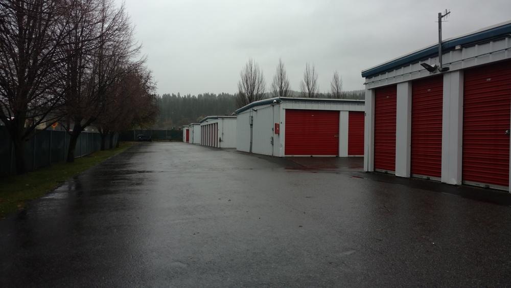 Property Summary OFFERING SUMMARY Sale Price: $2,800,000 NOI: $198,055 PROPERTY OVERVIEW Sullivan Road Self Storage is a 31,075sf net rentable, 292 unit plus 76 outdoor RV parking space, two-site