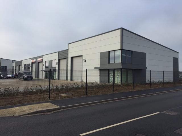 TRADE COUNTER / WAREHOUSE UNITS TO LET 01733 897722 Newark East, Cobblestone Way, Newark Road, Fengate Peterborough PE1 5WJ FINAL TWO UNITS on New warehouse park fronting Newark Road Fenced and gated