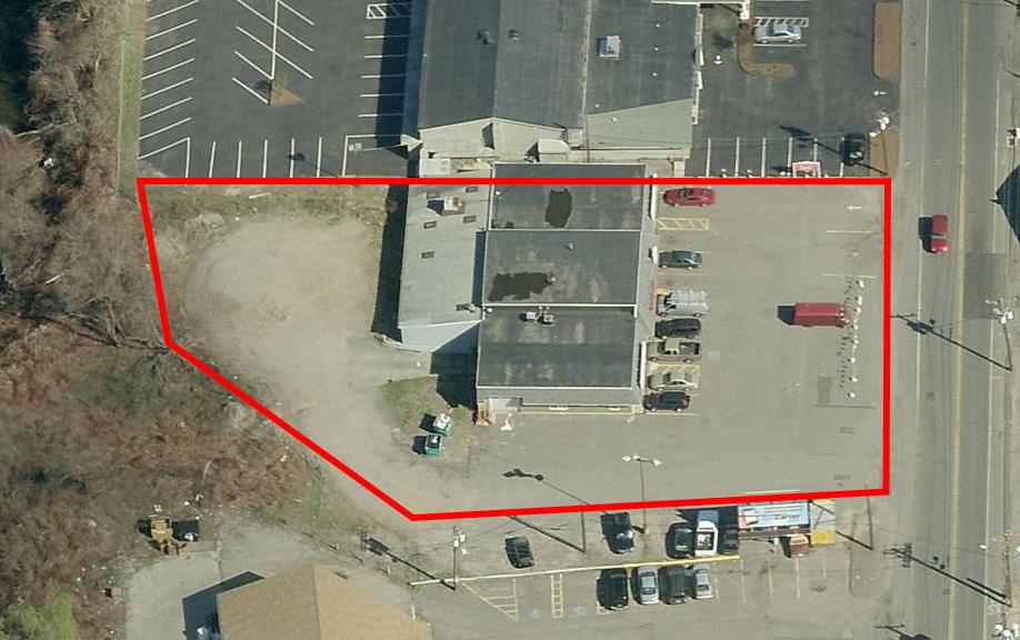 FOR SALE Waterbury, CT 06704 Retail Investment Property For Sale at $765,000.00 XX 100% leased property offers approximately 6,615 SF on.67 acres X Projected 2018 NOI: $65,052.