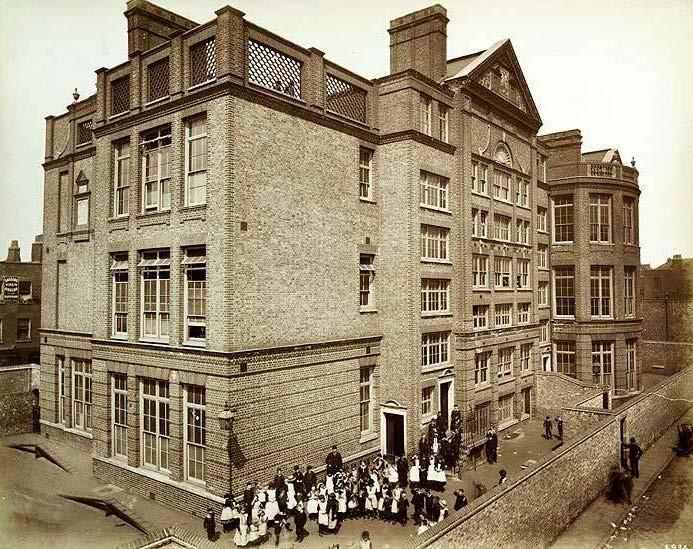 SITE HISTORY HERTFORD HOUSE WAS CONSTRUCTED AS A SCHOOL HOUSE IN 1886, AND OPENED IN 1887 AS 'CATHERINE STREET SCHOOL' (THE FORMER NAME FOR CRANWOOD STREET.
