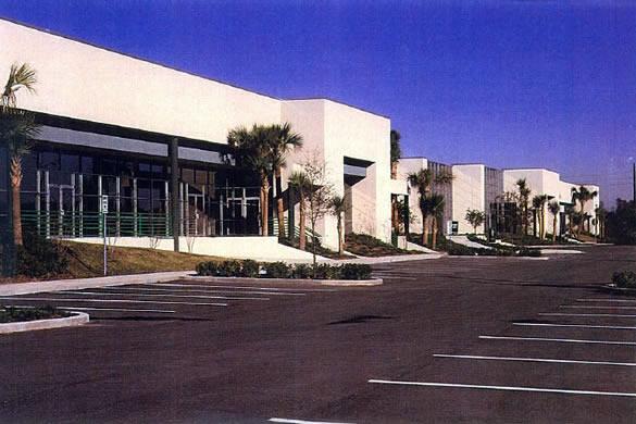 WAREHOUSE OFFICE Develop Zone Design Build SUNPORT TECHNOLOGY CENTER Orlando, Florida This 150,000 sq. ft.