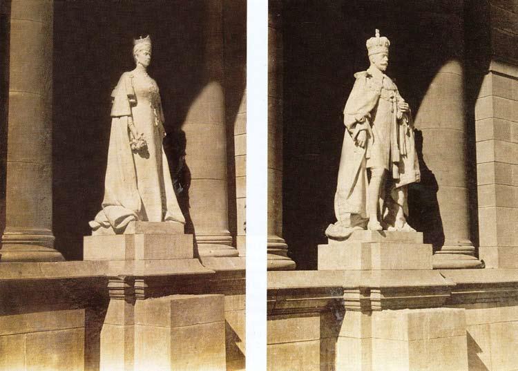 63: Statues of King-Emperor George V and