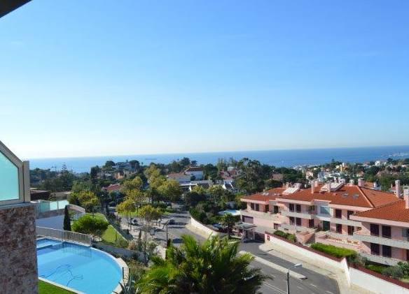 CASCAIS real estate Estoril 2 Bedroom Apartment PF09983 550.000 Apartment as new with fabulous sea views, set in a condominium with gym pool and sauna.