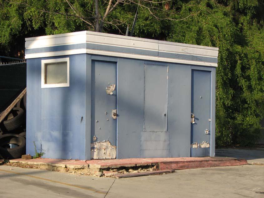 Richfield Service Station, rest rooms, 2800 Glendale
