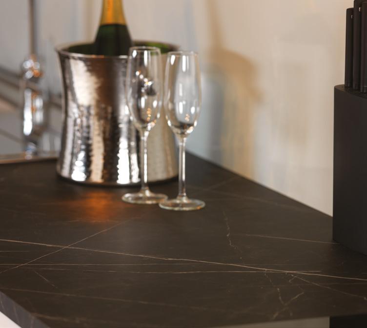 Formica Infiniti Worktops in Nero Grafite brings together the elegance of black marble with luxurious large white