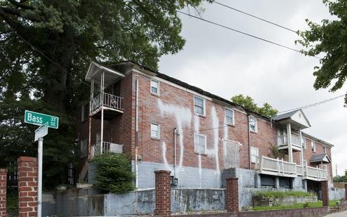 NPU-V Distressed: 696 Hank Aaron Pro forma Analysis Price to Purchase: $175,000 (Sold for $175,000 in 1996) Total Square Feet: 7,000 Renovation Total Units: 8 Rent: $500/month, $0.