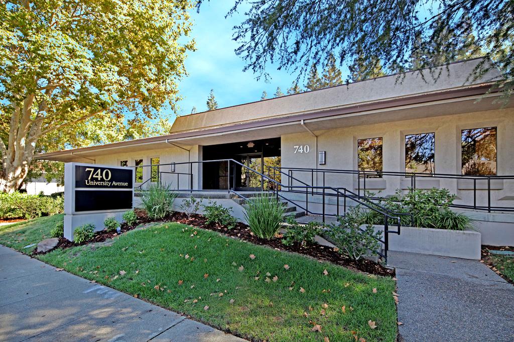 FOR SALE 740 University Avenue Sacramento, CA, 95825 ASKING PRICE: $3,303,395 ($235 PSF) PROPERTY HIGHLIGHTS AREA FEATURES Building Size: ±14,057 RSF 4.