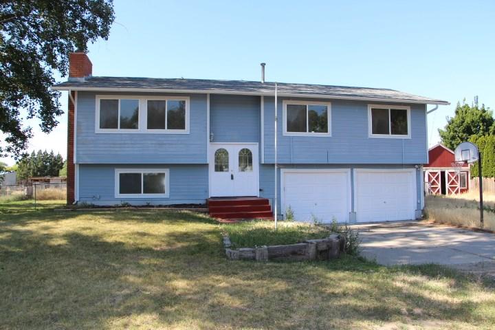 Home has newer wood flooring in kitchen, open floor plan that is great for entertaining, nice sized bedrooms. MUST SEE! 2594 NE Trinity Ave. $159,000 3 beds 2 baths 1,521 sq. ft.